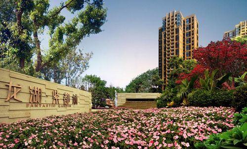 9月7日晚間，龍湖地產(chǎn)(00960)發(fā)布公告稱，當(dāng)日，主要股東佳辰發(fā)展國際有限公司(簡(jiǎn)稱“佳辰”)根據(jù)配售協(xié)議按每股12港元出售1.5億股股份。