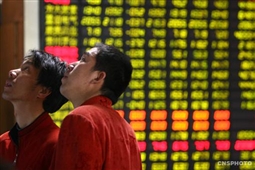 《滬深兩市》上證跌0.26%三連陰 權(quán)重股護盤乏力 物流股挫