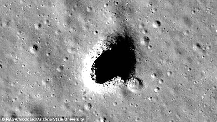 日本探月卫星“辉夜”发现月球地下巨大坑洞 或发现有水存在的证据