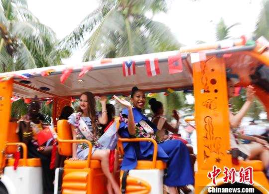 第67届世界小姐总决赛在三亚启动126位佳丽巡游展风采