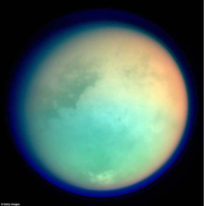 NASA公布照片指土卫六大气由甲烷和氮气组成 还有对生命起源十分重要的“丙烯氰”