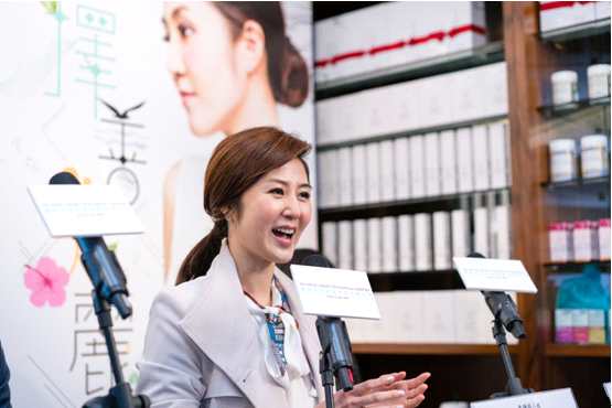 《炒股幫》封面故事 : 港姐上市──彌明生活百貨