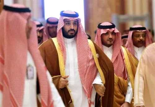 一方面，业界一直对沙特王储(自然也是股东成员之一)给出的2万亿美元估值有所质疑，甚至连沙特阿美内部的高管都曾表示，2万亿美元的数字“不切实际，且令人震惊”。