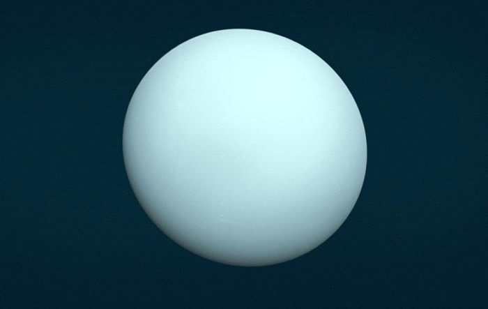 天王星云顶充斥硫化氢，发出臭鸡蛋味。