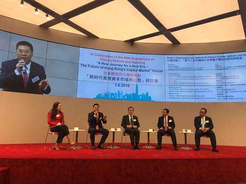 所幸，港交所進(jìn)行了很多改革，包括新股上市的改革措施，新經(jīng)濟(jì)的改革措施，還有醫(yī)藥、同股不同權(quán)等措施，為香港市場(chǎng)的發(fā)展注入了新的活力，應(yīng)該可以很快解決香港市場(chǎng)老化的問(wèn)題。