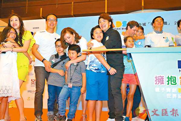 王大陆田馥甄合影引回忆杀 网友大呼:梦回201