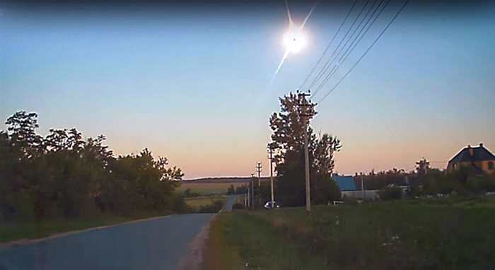 一颗流星再次在俄罗斯上空发生爆炸