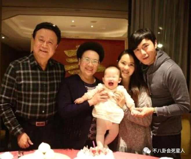 好在伊能静嫁给秦昊后,遇到了一个超级疼爱自己的婆婆!