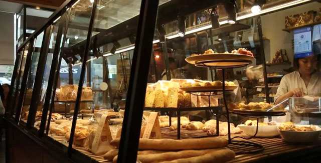 臺北物語世貿(mào)天階店面包展柜