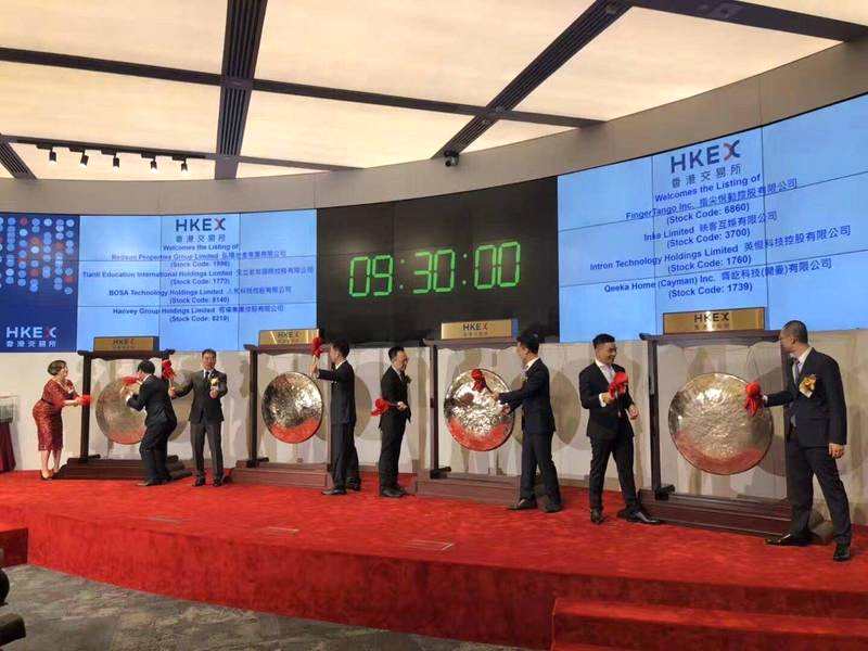 德勤報(bào)告顯示，2018年來(lái)港上市的公司將達(dá)到180家，融資規(guī)模達(dá)1600億-1900億港元，這其中過(guò)半的融資額將會(huì)來(lái)自新經(jīng)濟(jì)企業(yè)。
