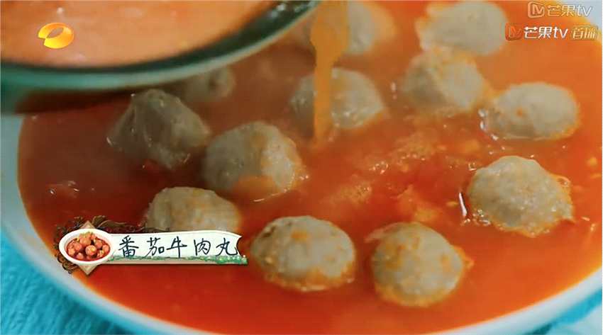 张铁林空降《中餐厅2》，美图手机记录苏有朋王俊凯“一日主厨”