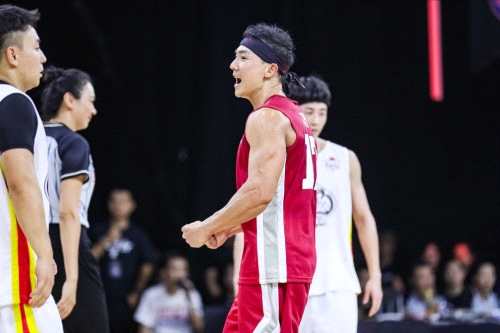 46岁“高龄”刘畊宏成篮球比赛终结者，全场MVP被称“小哈登”