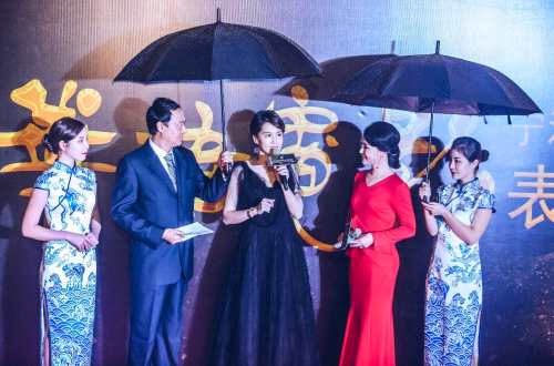 曾沛慈亮相“2018十大华语电影节”献唱红歌，助力盛典！