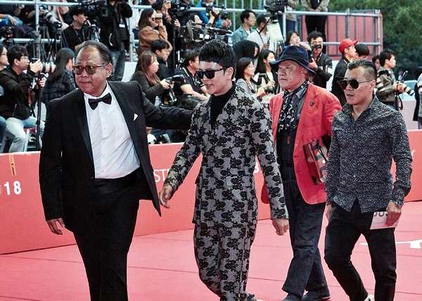 演员谷尚蔚亮相釜山电影节 红毯造型被赞行走的荷尔蒙