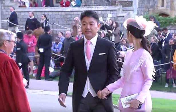 刘强东无罪却实锤婚内出轨,王思聪一语成戳,奶