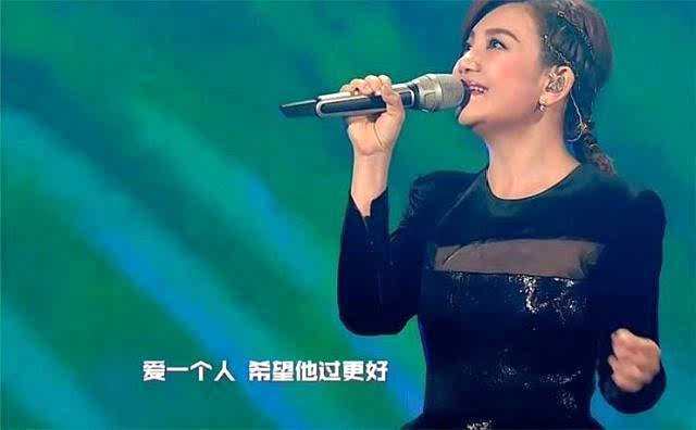 冯绍峰官宣一家三口原因曝光，疑为跨年唱《知否》主题曲跑调买单