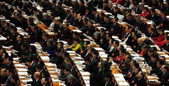 3月3日，一年一度的全國“兩會時間”正式開啟，隨著“兩會季”帷幕拉開，來自各行各業(yè)的代表委員將就國計(jì)民生的各個方面，參政議政、建言獻(xiàn)策。近年來，有許多來自互聯(lián)網(wǎng)科技領(lǐng)域的企業(yè)家，以全國人大代表或全國政協(xié)委員的身份參政議政。和往年一樣，與會知名企業(yè)家建言仍然是輿論焦點(diǎn)。