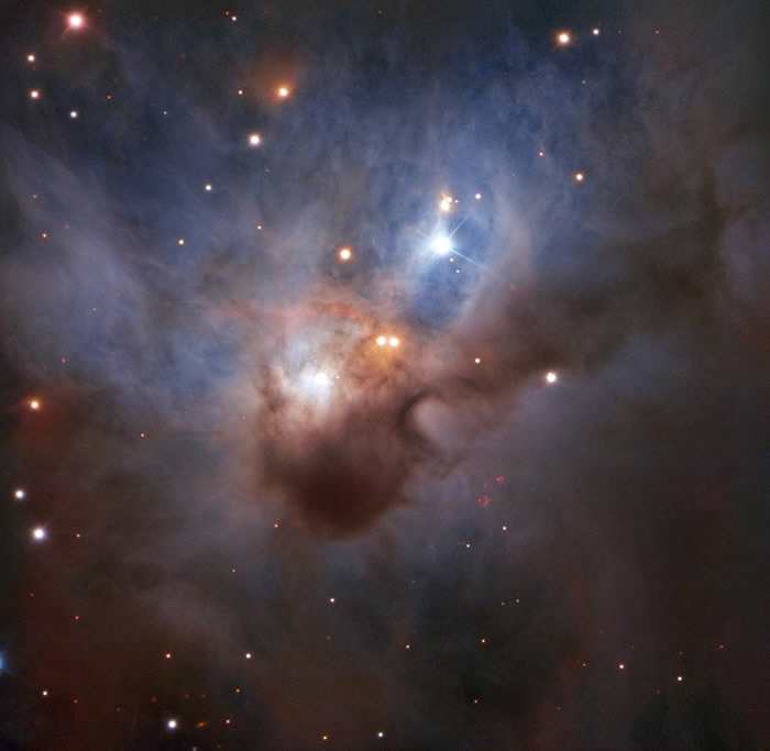 欧洲南方天文台发布猎户座里像蝙蝠形状的星云NGC 1788