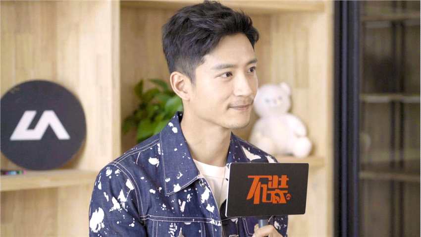 张峻宁做客明星真人秀《不装》，自曝与杨幂激烈“互怼”