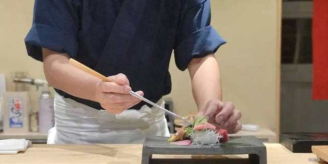 低調(diào)發(fā)育的日料已經(jīng)成為中國(guó)餐飲界的一匹黑馬。