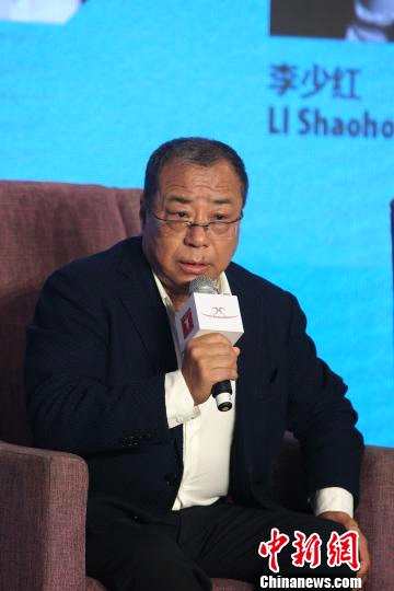 中国电影家协会副主席、着名导演尹力在论坛上发言。供图