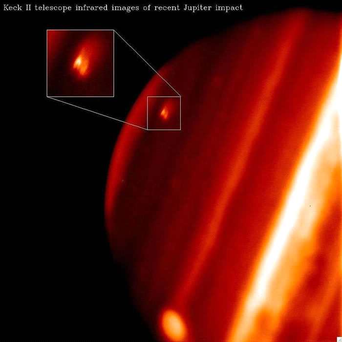 木星撞击留下了巨大的伤疤，在可见光下可以看到很大的黑点，但在红外线下可以看到亮点
