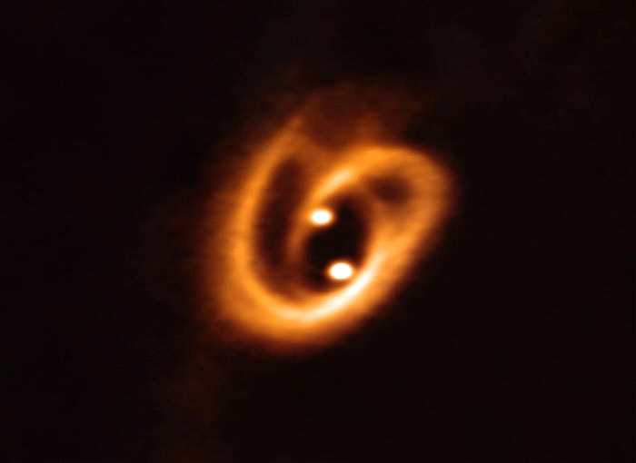 Barnard 59暗星云中的[BHB2007]11双星系统
