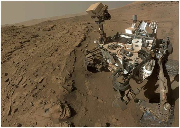“好奇号”在盖尔陨石坑中心发现含有硫酸盐的沉积物。