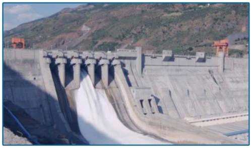 即便如此，這個歷時8年、耗資206億、裝機總?cè)萘窟_到300萬千瓦的金安橋水電站， 是世界上最大的民營水電站，被認為是一臺“印鈔機”，李河君可以 “坐著數(shù)錢”。