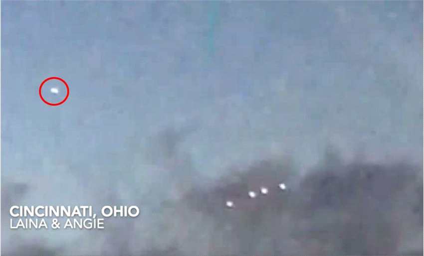 美国俄亥俄州上空出现的4个发光物体会是什么？