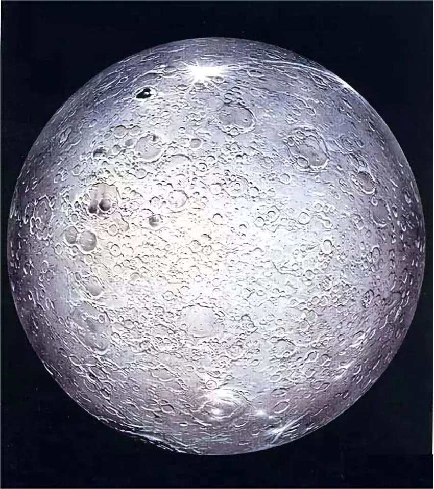 月球是人造天体？5大证据披露，科学家怀疑是他们创造了月球