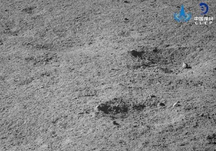 我国玉兔2号有新发现，在月球背面捕获到不寻常物质，呈凝胶状