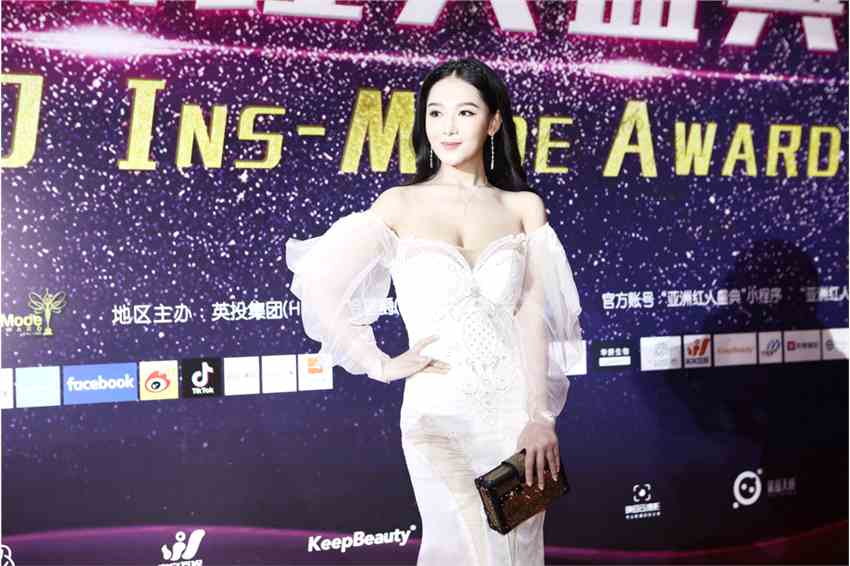 边熙蕾”亚洲红人盛典”持美出席 摘得“亚洲最佳青年女演员”