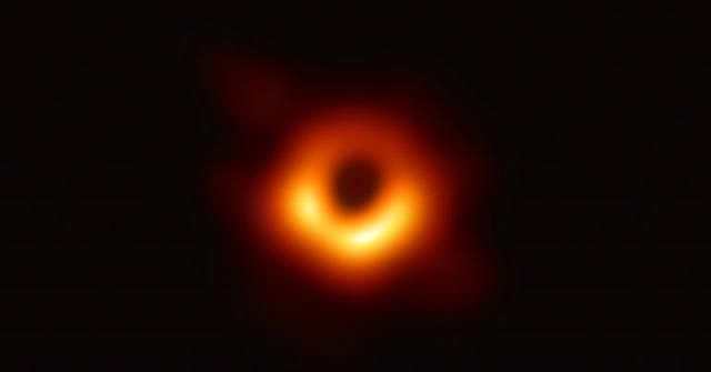 M87 *黑洞射流为什么能打破物理定律超光速运动？