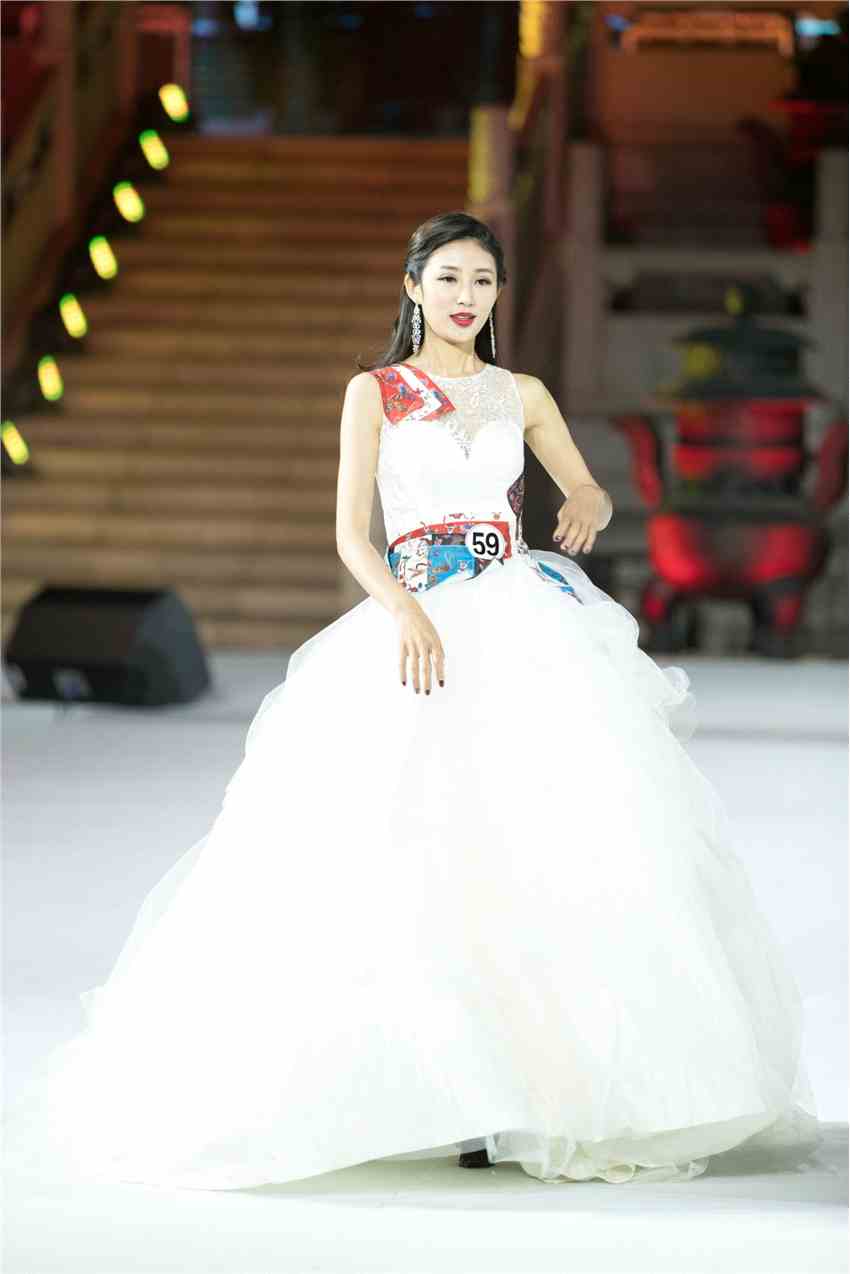 世界小姐中国区决赛杨茜茜夺冠 迟莉寒 王晚晴分获亚军