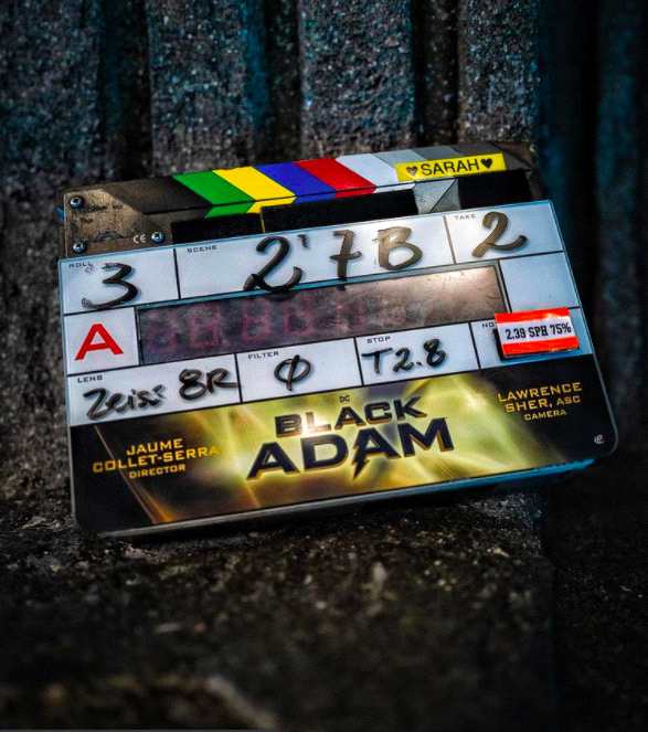 强森晒照DC新片《黑亚当》正式开拍 2022年上映