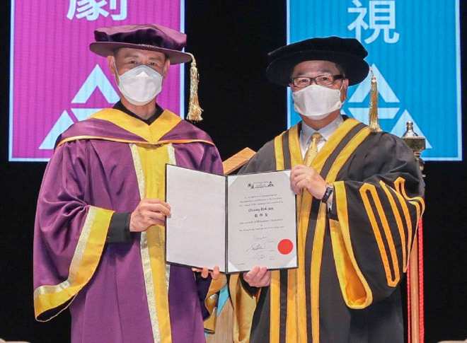 张学友古天乐王祖蓝获颁香港演艺学院荣誉称号