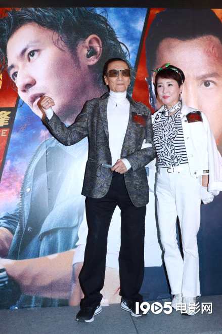 《怒火·重案》香港首映 昔日爱侣谢贤狄波拉同框