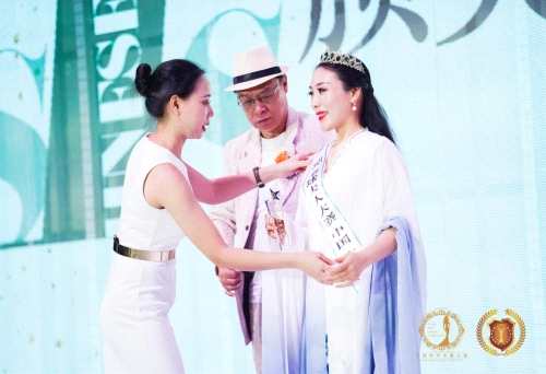 赵维娜荣获2021全球夫人大赛中国广东冠军