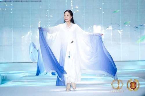 潘艳华荣获2021全球夫人大赛中国澳门总冠军