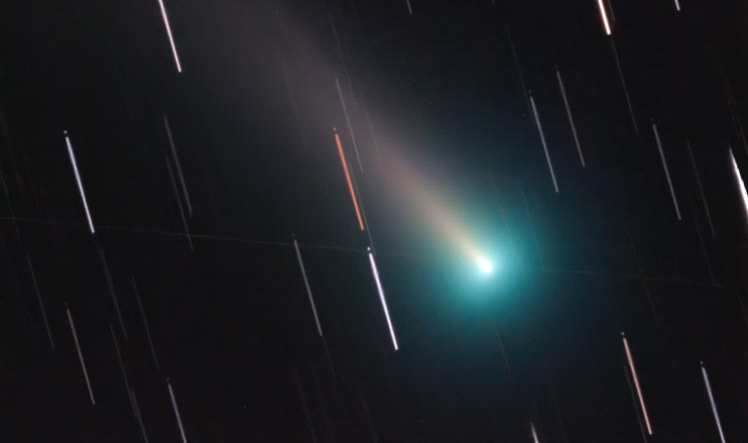 天文学家捕捉到C/2021 A1 Leonard彗星罕见的“短尾”事件