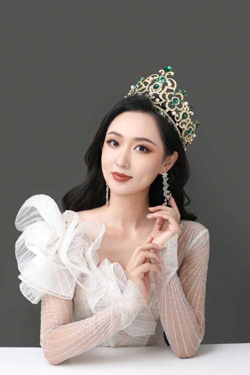 马梦瑶亮相2021第33届亚洲小姐第6届亚洲先生大赛新闻发布会