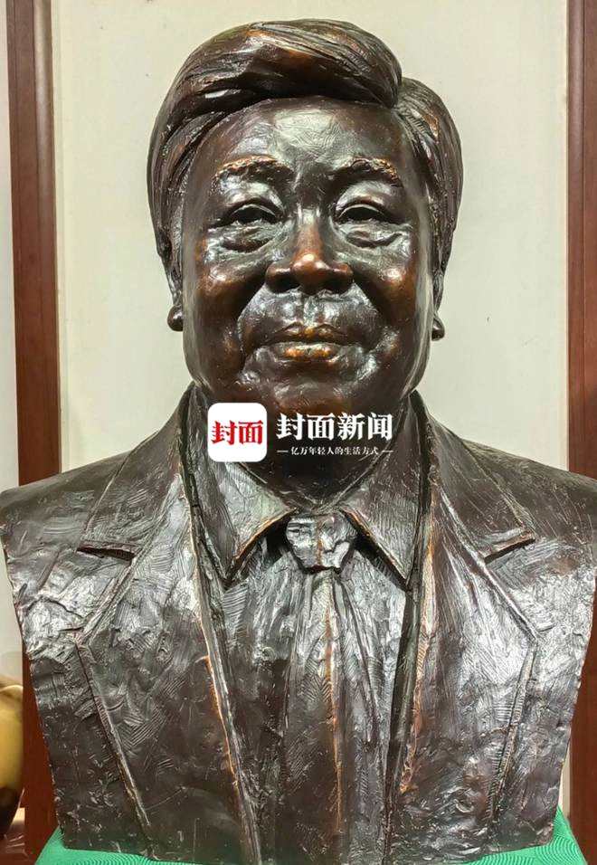 赵忠祥塑像1月16日揭幕 遗孀张美珠将露面