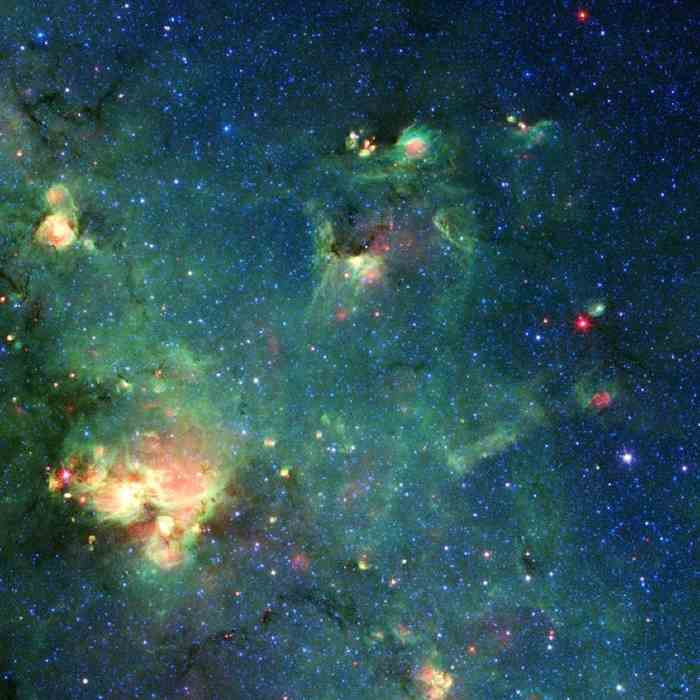 斯皮策太空望远镜拍摄的人马座“哥斯拉星云”