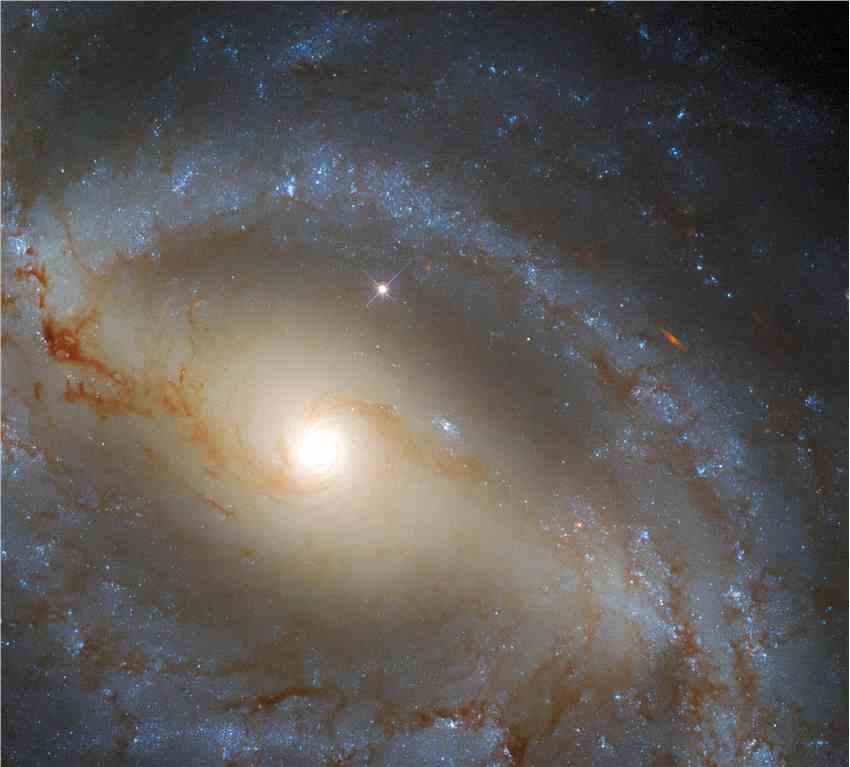 哈勃太空望远镜拍摄的蛇夫座蛇形螺旋星系NGC 5921