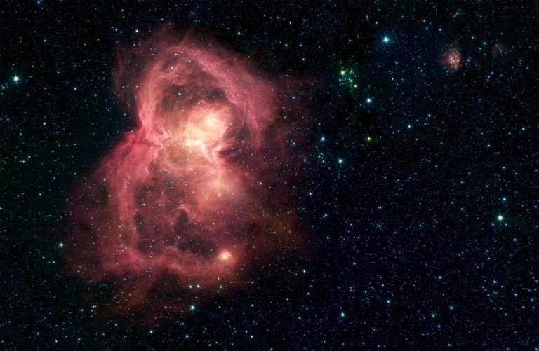 斯皮策太空望远镜拍摄的太空“红色蝴蝶”W40 是恒星“托儿所”