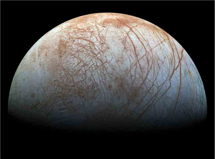 木星的卫星欧罗巴表面可能有大量的水袋