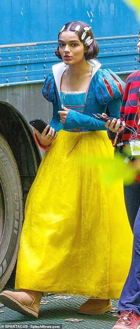 迪士尼真人版《白雪公主》新片场照 公主造型引争议