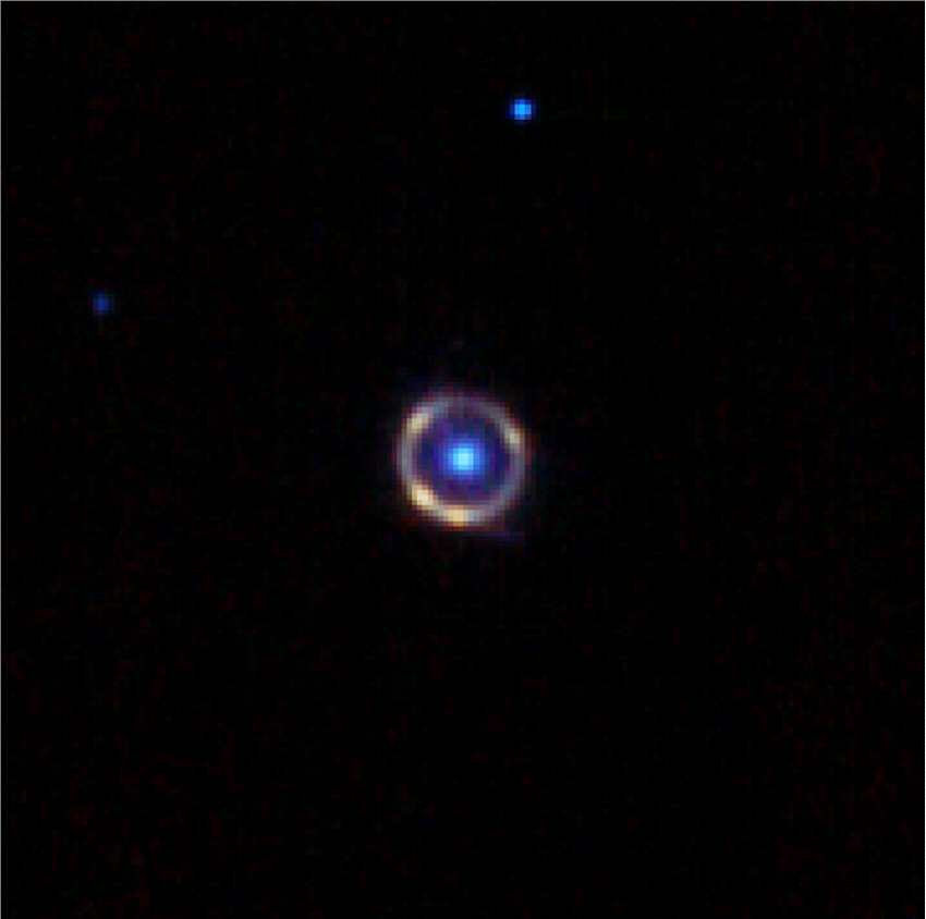 詹姆斯-韦伯太空望远镜捕捉到SPT-S J041839-4751.8星系美丽的爱因斯坦环