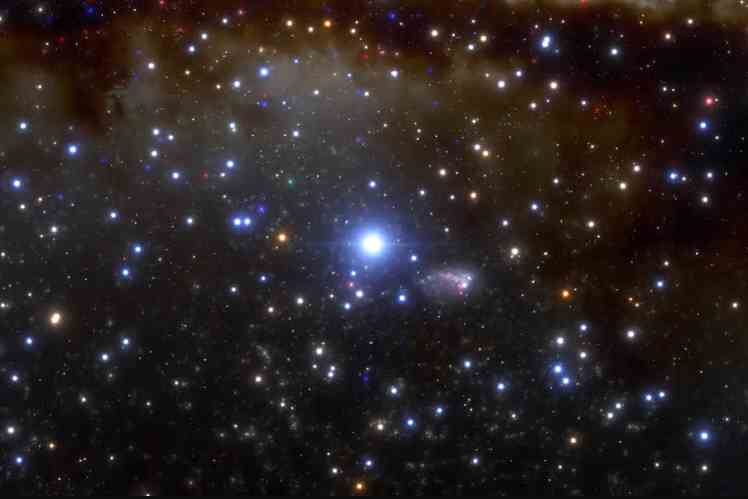 宇宙中已知质量最大的恒星R136a1的最清晰图像